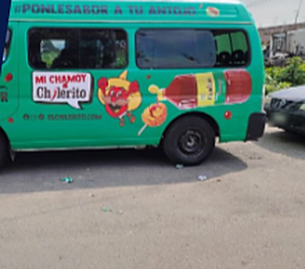 Combi verde rotulada para Mi Chamoy